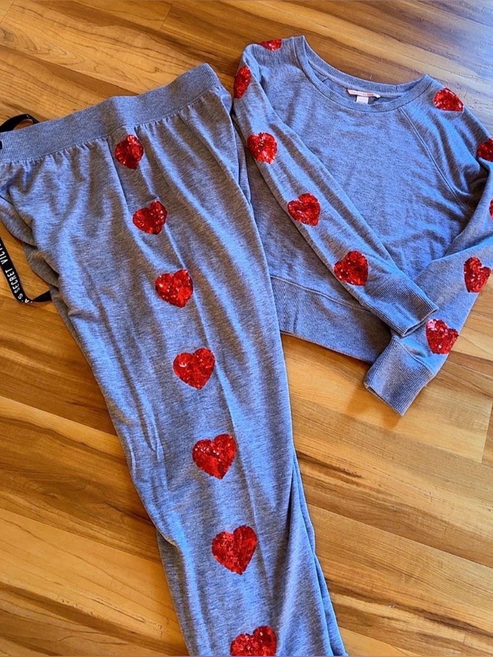 Victoria’s Secret Red Sequin Heart Set 2018 Rare Bling Jogger Set S/M HTF
